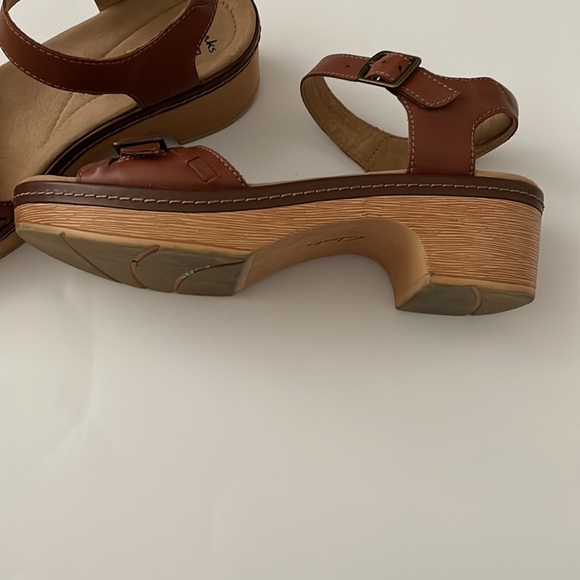 Clark sandals size 9 brown Preowned - Picture 2 of 4